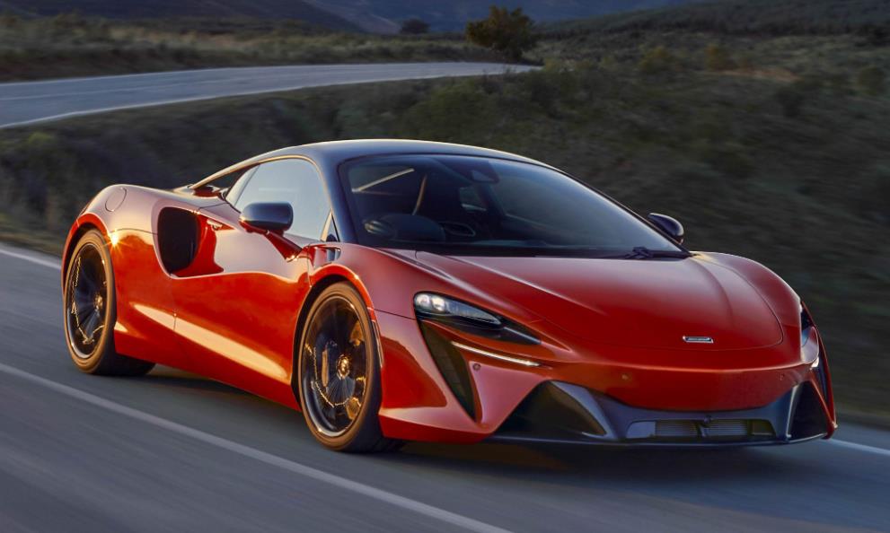 High-Performance Hybrid Sports Cars: The Perfect Balance of Efficiency and Speed